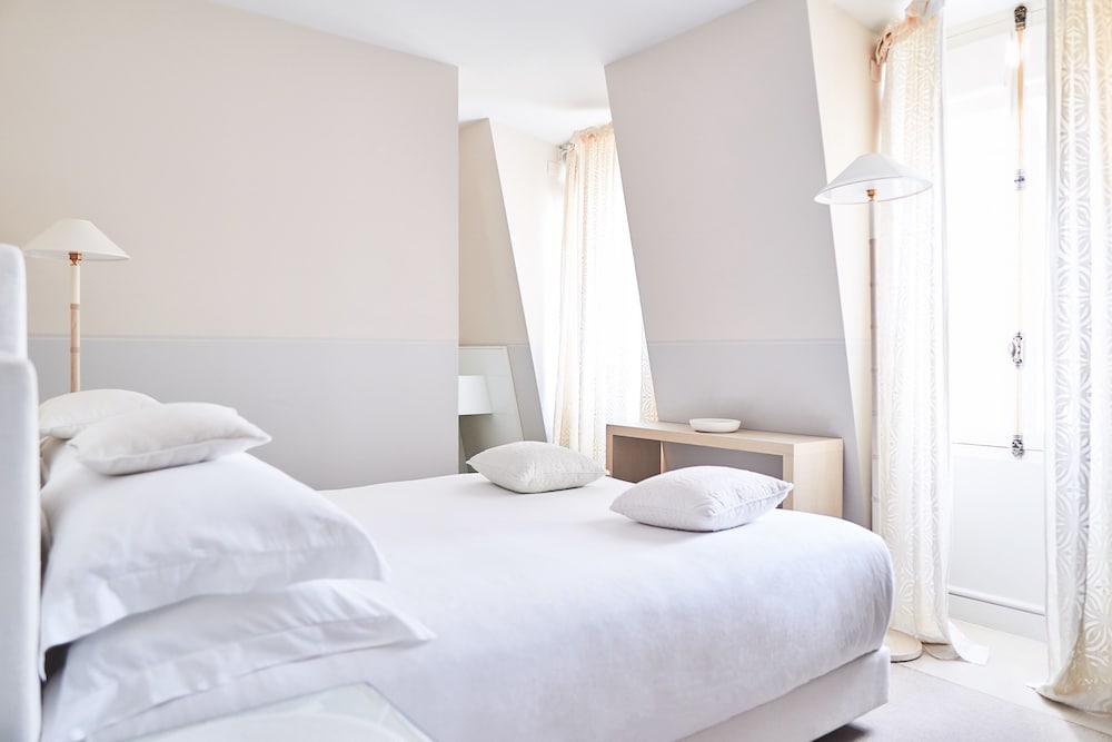 Habitación ejecutiva del hotel Monsieur George and Spa – Champs Elysées. Foto 7