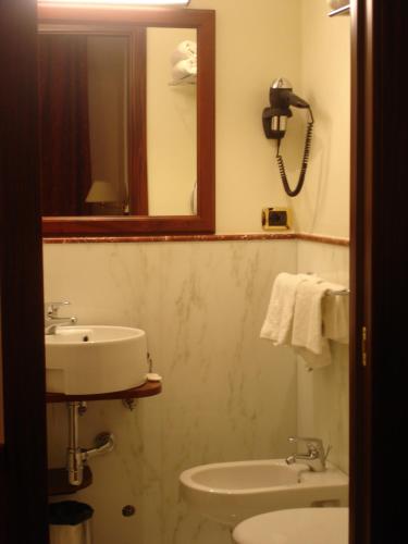 Habitación Doble Superior del hotel Best Roma. Foto 14