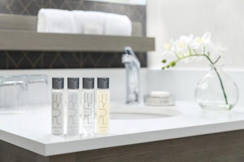 Habitación Doble Deluxe con 2 camas grandes - adaptada para personas de movilidad reducida del hotel Caza Fisherman’s Wharf