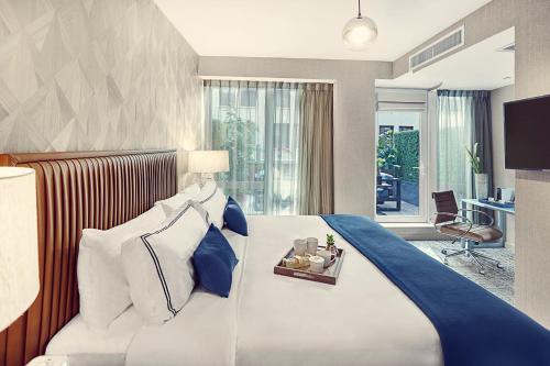 Habitación Deluxe con terraza - 1 cama doble grande del hotel Artezen. Foto 3