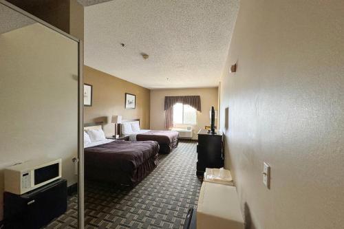 Standard 2 Double beds Accessible Non - smoking del hotel Fairbridge Inn and Suites Batavia - Darien Amusement Park. Foto 1