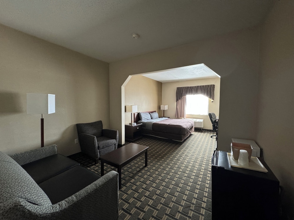 Habitación Signature, 1 cama de matrimonio grande con sofá cama, no fumadores del hotel Fairbridge Inn and Suites Batavia - Darien Amusement Park