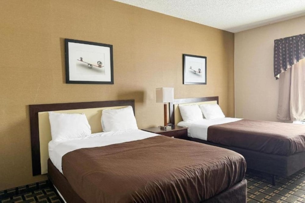 Habitación estándar, 2 camas dobles, no fumadores del hotel Fairbridge Inn and Suites Batavia - Darien Amusement Park. Foto 4
