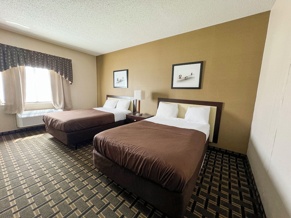 Habitación estándar, 2 camas dobles, bañera accesible, no fumadores del hotel Fairbridge Inn and Suites Batavia - Darien Amusement Park. Foto 2