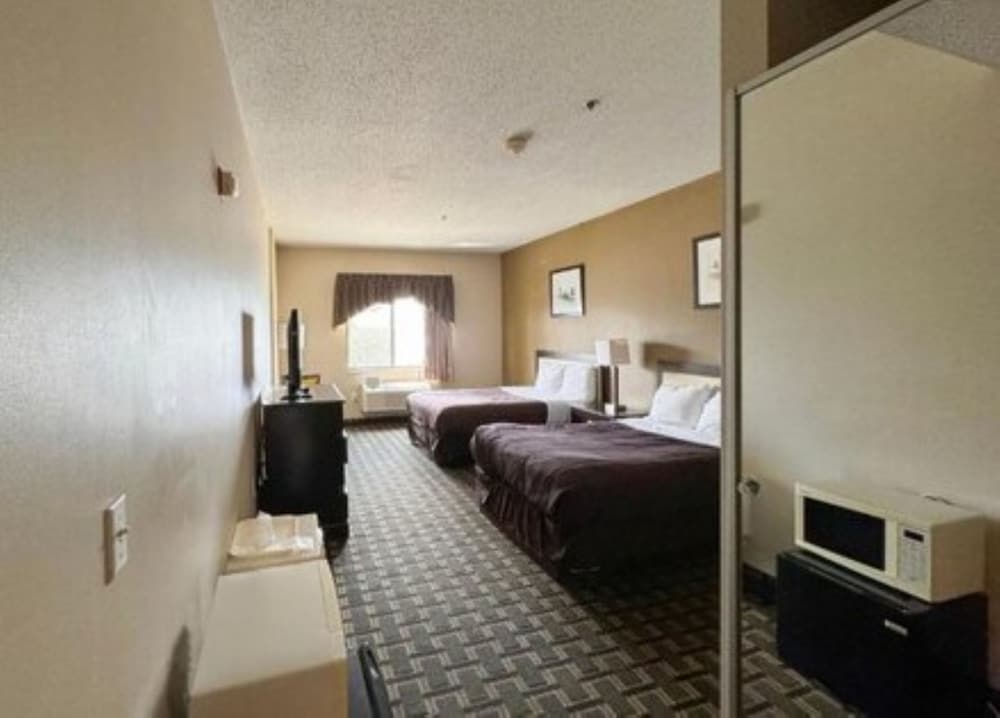 Habitación estándar, 2 camas dobles, bañera accesible, no fumadores del hotel Fairbridge Inn and Suites Batavia - Darien Amusement Park. Foto 5