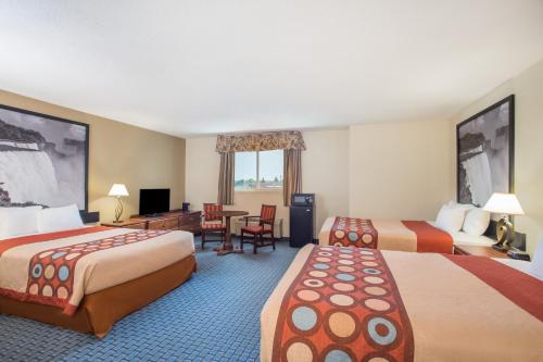 Habitación Superior con 3 camas grandes - Para no fumadores del hotel Fairbridge Inn Express Buffalo Airport Williamsville. Foto 3