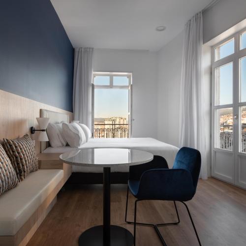 Habitación Doble Premium con vistas al mar del hotel Exe Vigo. Foto 4