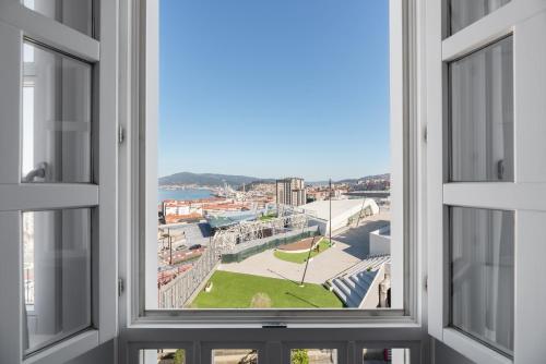Habitación Doble Deluxe con vistas al mar del hotel Exe Vigo. Foto 4