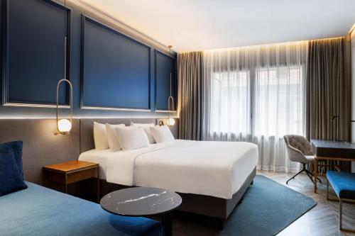 Habitación Premium Collection del hotel Radisson Collection, Gran Via Bilbao. Foto 1