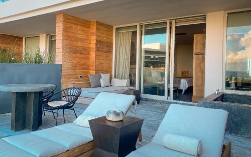 Suite Junior Doble Superior Preferred Club con vistas al mar del hotel Secrets Moxché Playa del Carmen - Adults Only. Foto 1