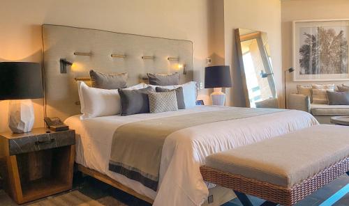 Suite Junior con cama extragrande y vistas al mar del hotel Secrets Moxché Playa del Carmen - Adults Only. Foto 1