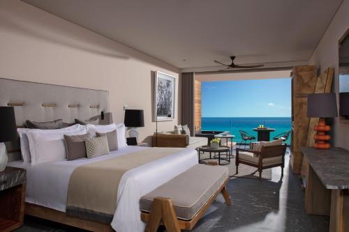 Suite Junior Preferred Club con cama extragrande - Frente al mar del hotel Secrets Moxché Playa del Carmen - Adults Only. Foto 1