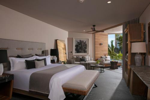 Suite Junior con cama extragrande y vista tropical del hotel Secrets Moxché Playa del Carmen - Adults Only