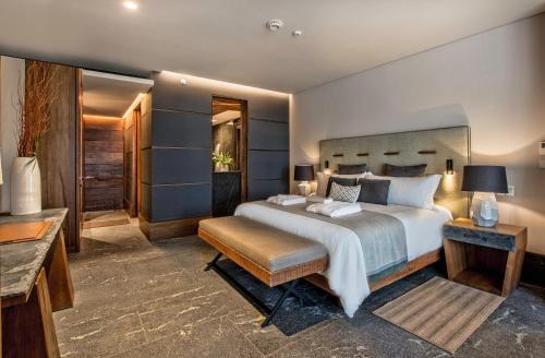 Suite Junior con cama extragrande y vista tropical del hotel Secrets Moxché Playa del Carmen - Adults Only. Foto 2