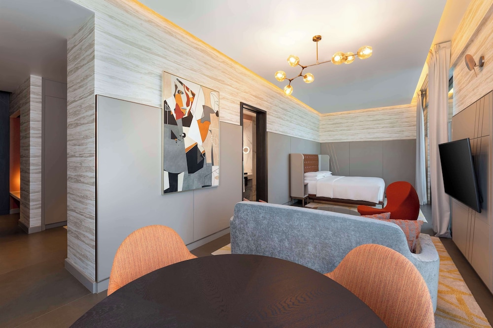 1 cama king size Deluxe del hotel Hyatt Centric Jumeirah Dubai. Foto 9