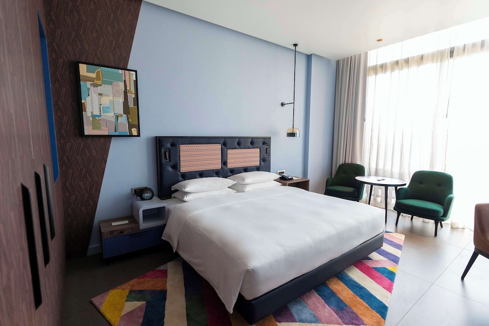 2 camas gemelas del hotel Hyatt Centric Jumeirah Dubai. Foto 3