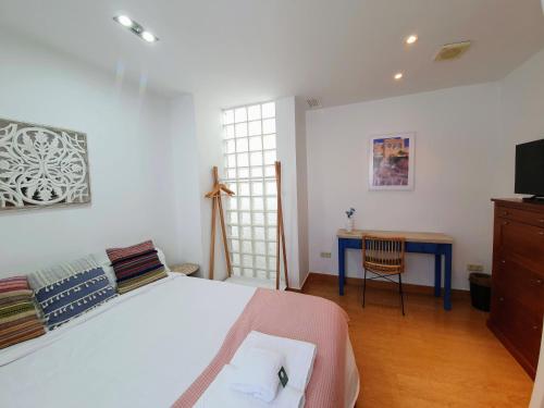 Habitación Doble Económica del hotel Triana Luxury Home. Foto 8