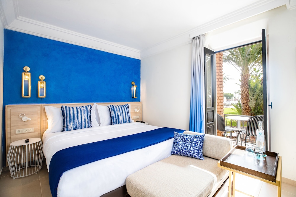 Habitación Sol con balcón y vistas al jardín del hotel Sol Oasis Marrakech - All Inclusive