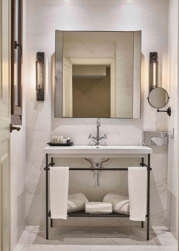 Habitación Doble Básica del hotel Vincci Molviedro. Foto 4