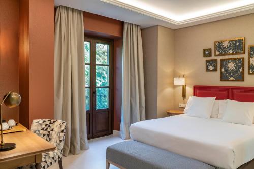 Habitación Doble con balcón del hotel Vincci Molviedro. Foto 1