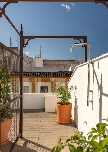 Habitación Doble Superior Deluxe con terraza del hotel Vincci Molviedro. Foto 4