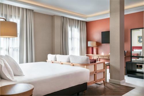 Habitación Doble Superior Deluxe con terraza del hotel Vincci Molviedro. Foto 6