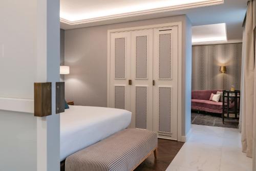 Suite Junior Deluxe del hotel Vincci Molviedro. Foto 3