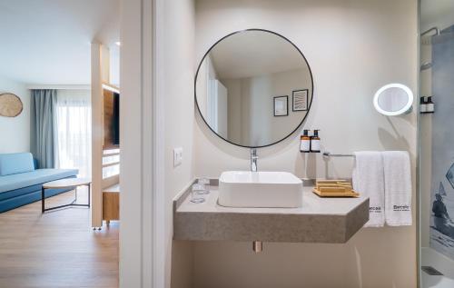 Habitación Individual del hotel Barceló Margaritas Royal Level - Adults Only. Foto 4