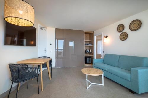 Suite Lujo Sofá Cama incluido 2 Camas individuales del hotel Barceló Margaritas Royal Level - Adults Only. Foto 4