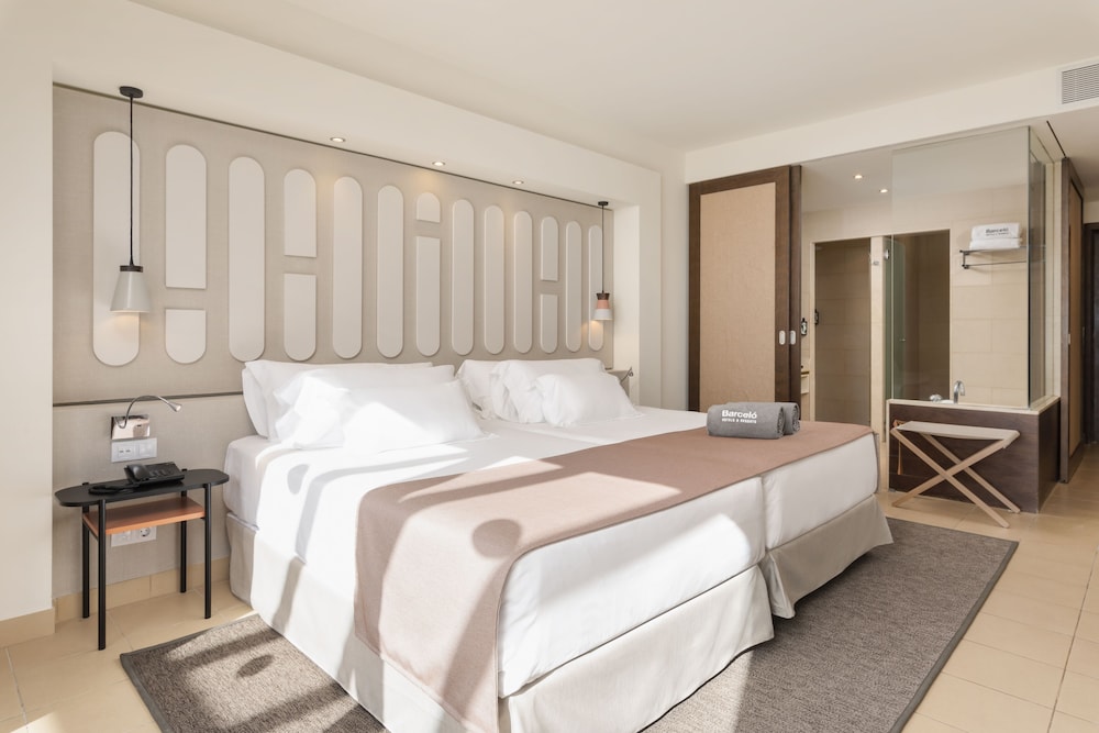 Habitación Deluxe, vistas al mar del hotel Barceló Tenerife Royal Level. Foto 4