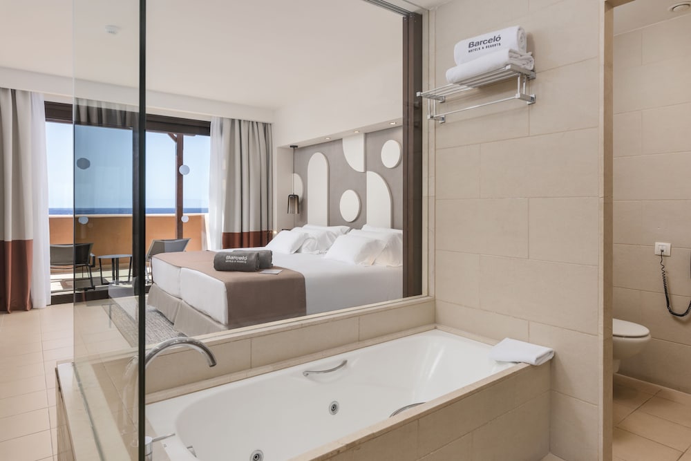 Suite Deluxe, vistas al mar del hotel Barceló Tenerife Royal Level. Foto 9