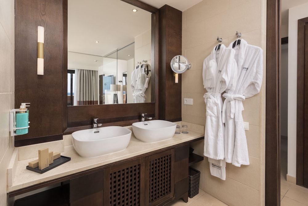 Suite Deluxe, vistas al mar del hotel Barceló Tenerife Royal Level. Foto 10