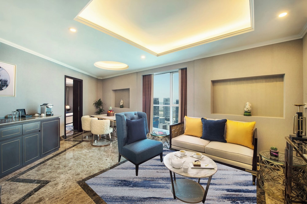 Suite Deluxe con 1 Cama Doble del hotel Grand Mercure Business Bay. Foto 1