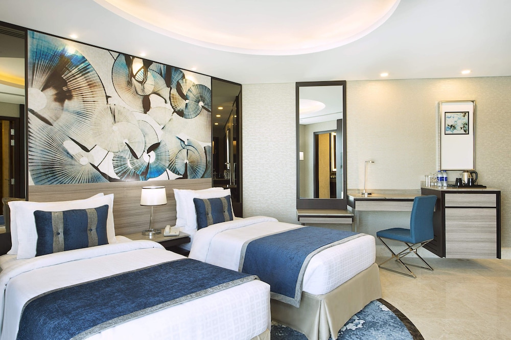 Habitación estándar con 2 camas individuales del hotel Grand Mercure Business Bay. Foto 2