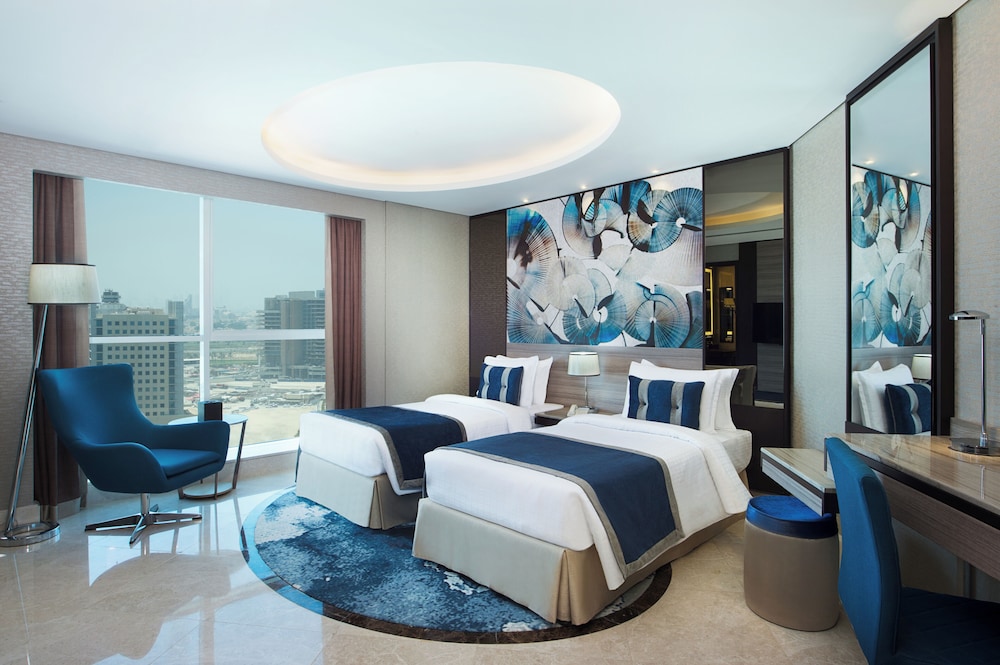 Habitación ejecutiva con 2 camas individuales del hotel Grand Mercure Business Bay. Foto 2