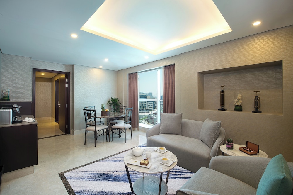 Suite Ejecutiva con 1 Cama King - Size del hotel Grand Mercure Business Bay. Foto 1