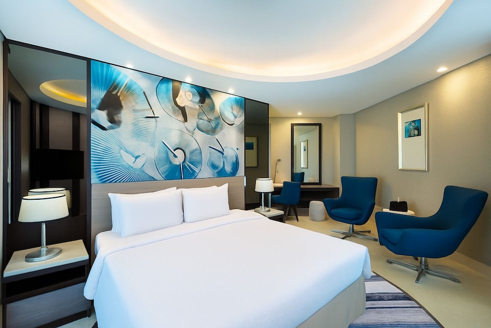 Suite Ejecutiva con 1 Cama King - Size del hotel Grand Mercure Business Bay. Foto 2