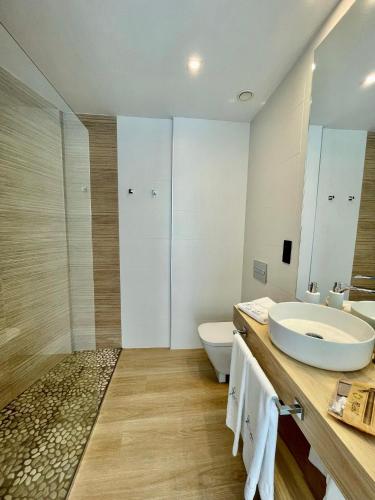 Suite Deluxe del hotel Emblemático Hi Suites. Foto 9