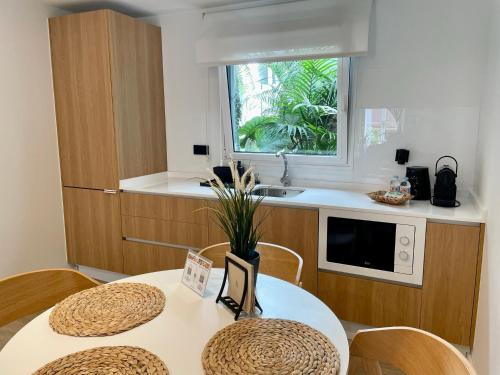 Duplex 2 dormitorios Lujo 1 Cama king Dúplex Vista Patio Sofá Cama incluido del hotel Emblemático Hi Suites. Foto 5