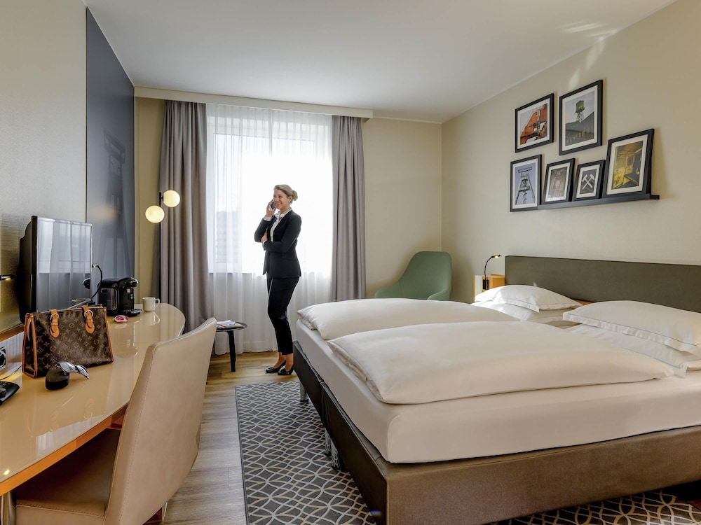 Habitación Estándar con cama doble del hotel Mercure Bochum City. Foto 3