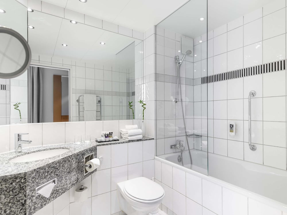 Habitación Estándar con cama doble del hotel Mercure Bochum City. Foto 5