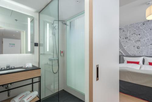 Habitación Familiar del hotel IntercityHotel Budapest. Foto 2