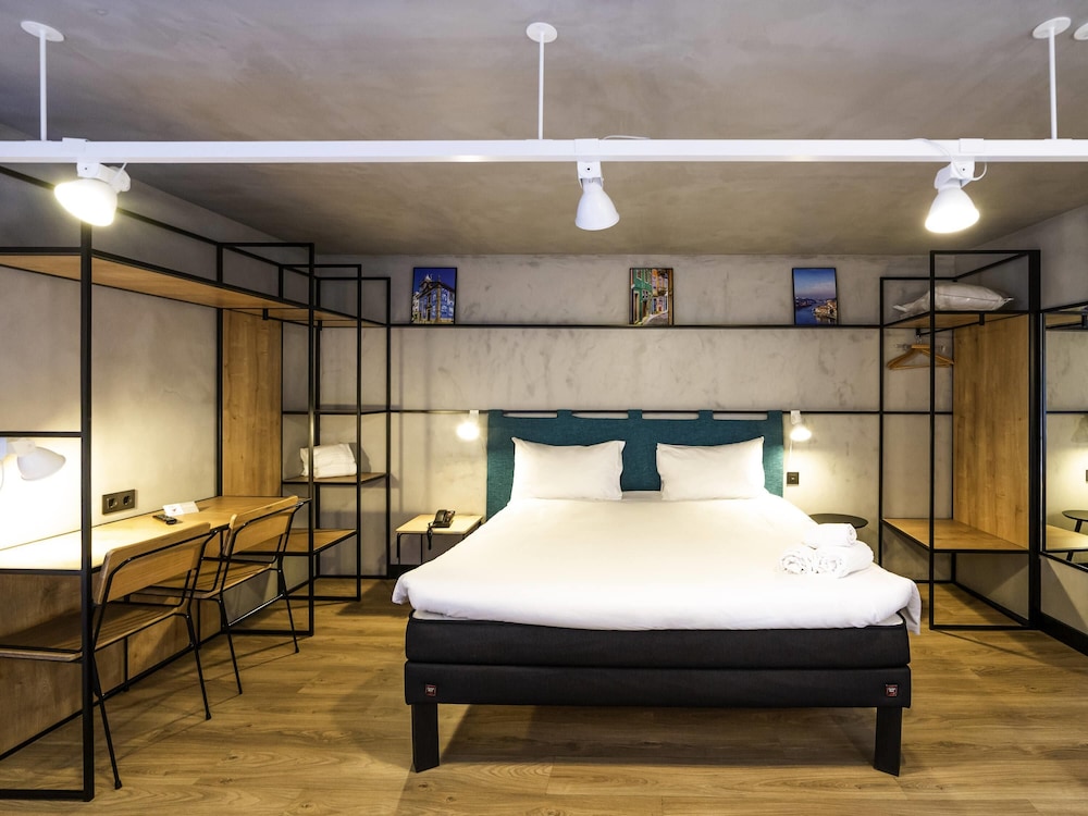Habitación familiar, 1 cama doble con sofá cama (Standard) del hotel ibis Porto Centro Mercado Bolhao