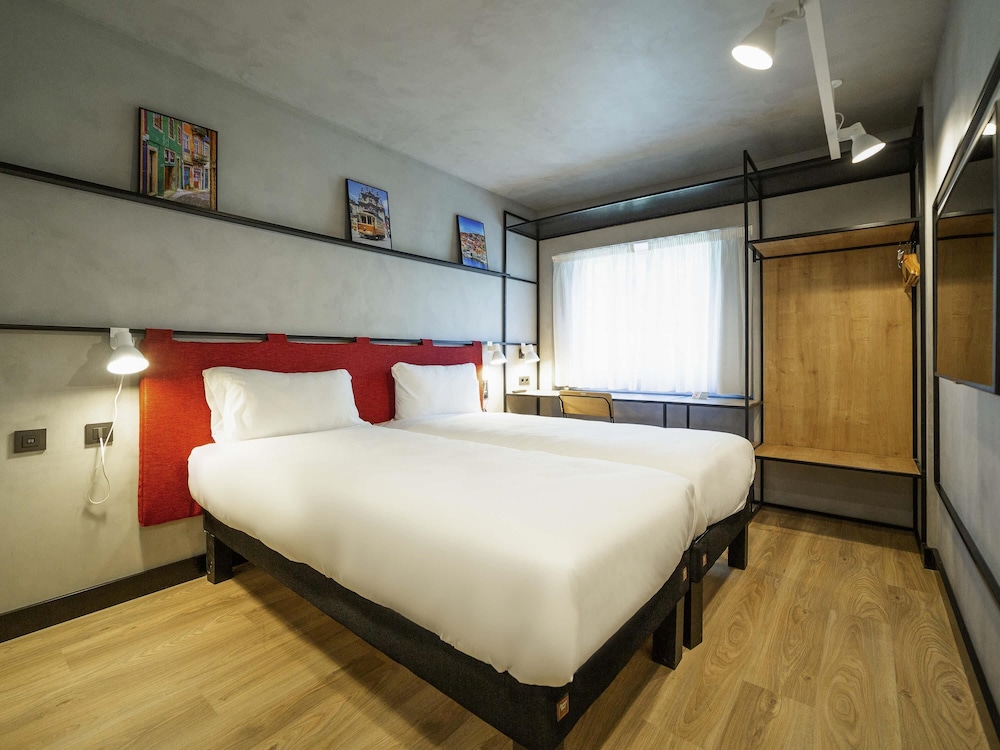 Habitación estándar con 2 camas individuales, 2 camas individuales del hotel ibis Porto Centro Mercado Bolhao