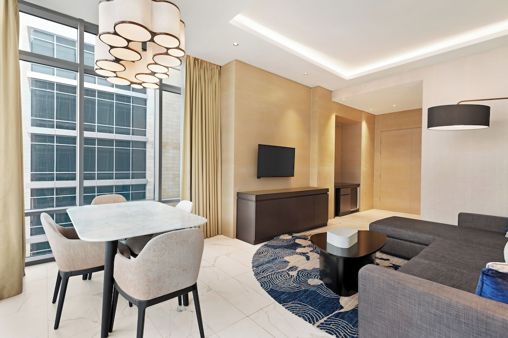 Suite Ejecutiva con 1 cama King Size del hotel Novotel Dubai Gold District. Foto 1