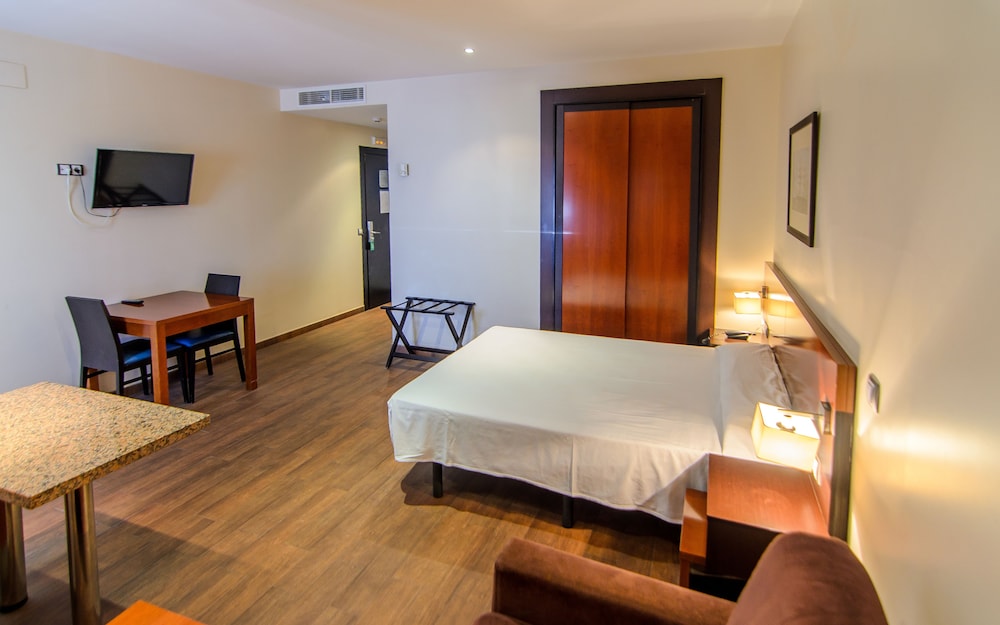 Habitación Cuádruple Familiar del hotel Apartamento Martín Alonso Pinzón. Foto 1