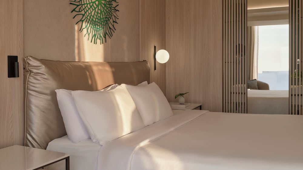 Habitación estándar, 1 cama de matrimonio grande, vistas a la ciudad (Estandar) del hotel SOUMA, Vignette Collection by IHG. Foto 2