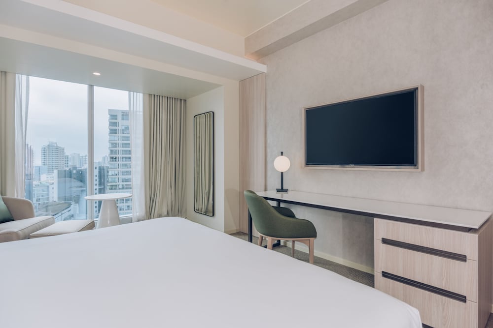 Habitación estándar, 1 cama de matrimonio grande, vistas a la ciudad (Estandar) del hotel SOUMA, Vignette Collection by IHG. Foto 1
