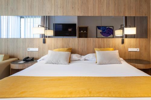 Habitación Doble Deluxe con terraza del hotel Gold Arcos. Foto 6