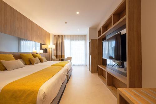 Habitación Doble Deluxe Superior con terraza del hotel Gold Arcos